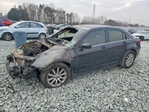 Chrysler 200 2.4L 4 2012