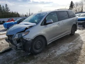 Toyota Sienna 3.5L 6 2014