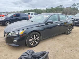 Nissan Altima 2.5L 4 2021