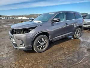 Toyota Highlander 3.5L 6 2017