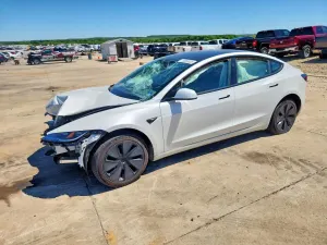 Tesla Model 3 2025
