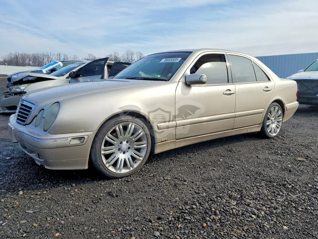 Mercedes-Benz E 4.3L 8 2001