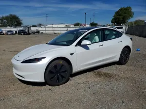 Tesla Model 3 2025