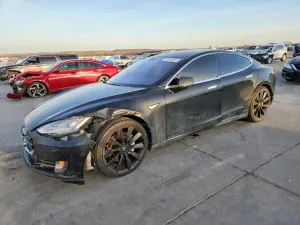 Tesla Model S 2014