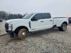 Ford F-350 6.7L 8 2025