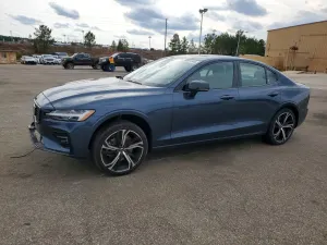 Volvo S60 2.0L 4 2024