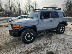 Toyota FJ Cruiser 4.0L 6 2013