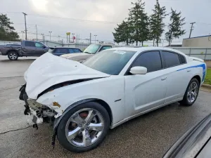 Dodge Charger 5.7L 8 2011
