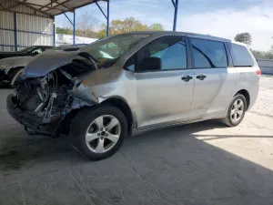 Toyota Sienna 3.5L 6 2013