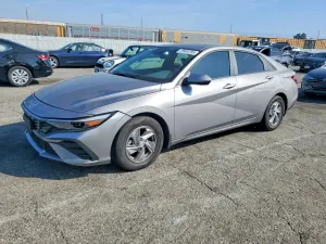 Hyundai Elantra 2.0L 4 2025
