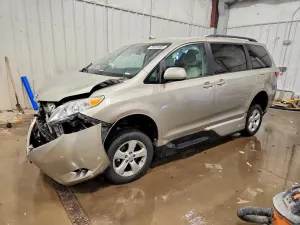 Toyota Sienna 3.5L 6 2015