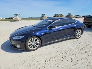 Tesla Model S 2015
