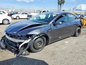 Tesla Model 3 2025