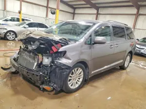 Toyota Sienna 3.5L 6 2017
