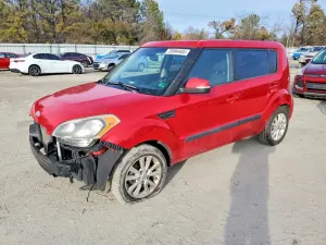Kia Soul 2.0L 4 2013