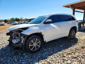 Toyota Highlander 3.5L 6 2017
