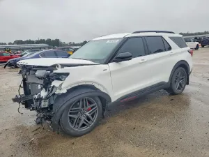 Ford Explorer 2.3L 4 2025