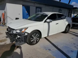 Nissan Altima 2.5L 4 2020