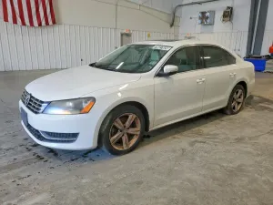 Volkswagen Passat 2.0L 4 2013
