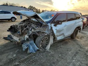 Toyota Highlander 2.4L 4 2023