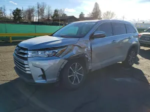 Toyota Highlander 3.5L 6 2017