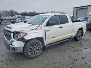 Toyota Tundra 5.7L 8 2018