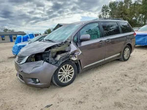 Toyota Sienna 3.5L 6 2011