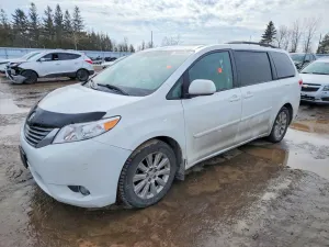 Toyota Sienna 3.5L 6 2014