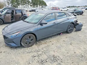 Hyundai Elantra 2.0L 4 2023
