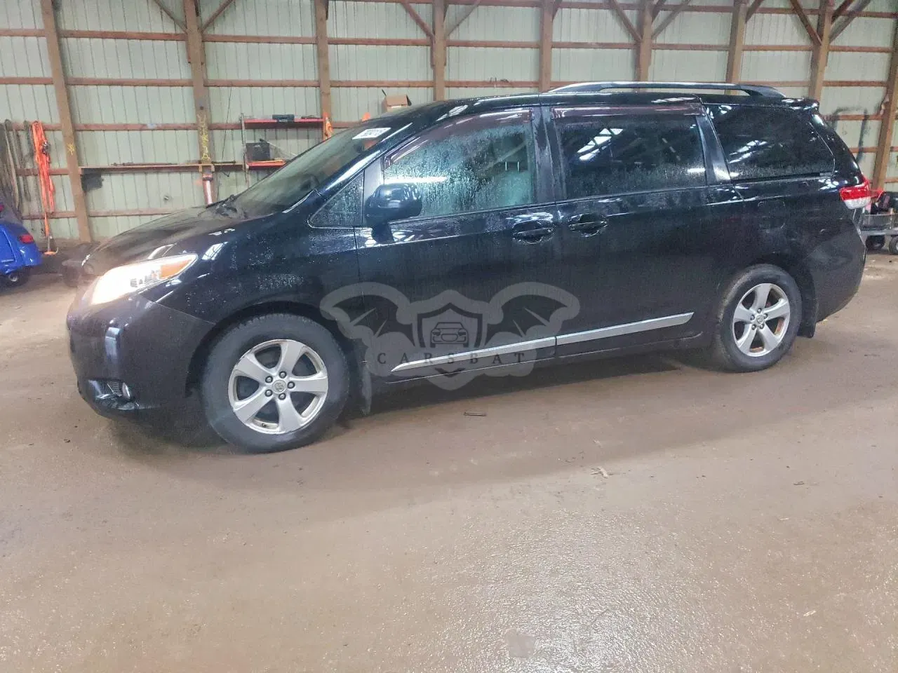 Toyota Sienna 3.5L 6 2011
