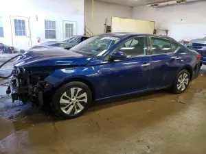 Nissan Altima 2.5L 4 2020