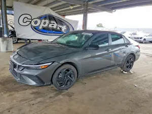 Hyundai Elantra 2.0L 4 2026