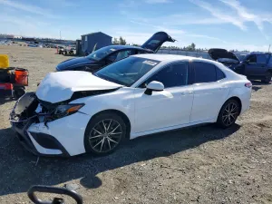 Toyota Camry 2.5L 4 2021