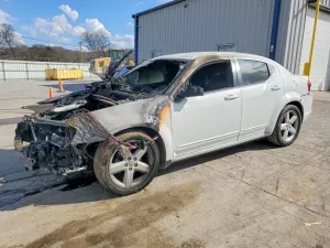 Dodge Avenger 2.4L 4 2013