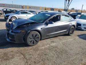 Tesla Model 3 2025
