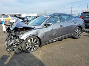 Nissan Sentra 2.0L 4 2025