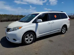 Toyota Sienna 3.5L 6 2014