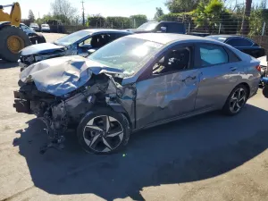Hyundai Elantra 2.0L 4 2023