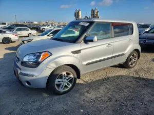 Kia Soul 2.0L 4 2011