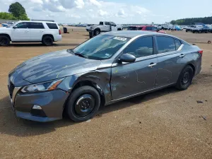 Nissan Altima 2.5L 4 2020