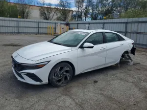 Hyundai Elantra 2.0L 4 2025