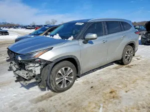 Toyota Highlander 2.4L 4 2023