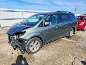 Toyota Sienna 3.5L 6 2014