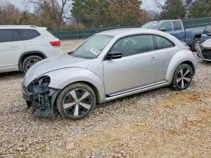 Volkswagen Beetle 2.0L 4 2012