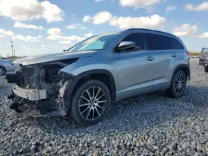 Toyota Highlander 3.5L 6 2017
