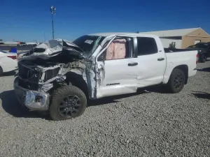 Toyota Tundra 5.7L 8 2021