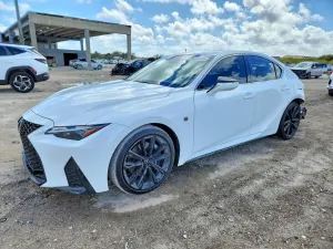 Lexus IS 2.0L 4 2024