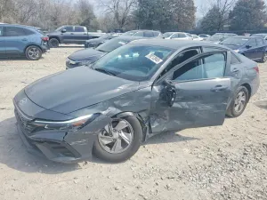 Hyundai Elantra 2.0L 4 2025