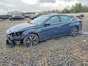 Nissan Altima 2.5L 4 2021