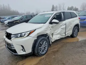 Toyota Highlander 3.5L 6 2017